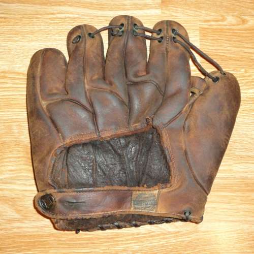 Babe Pinelli Ken Wel 550 Back